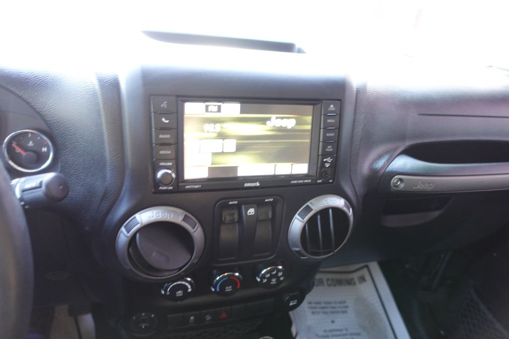 2016 Jeep Wrangler Image 33