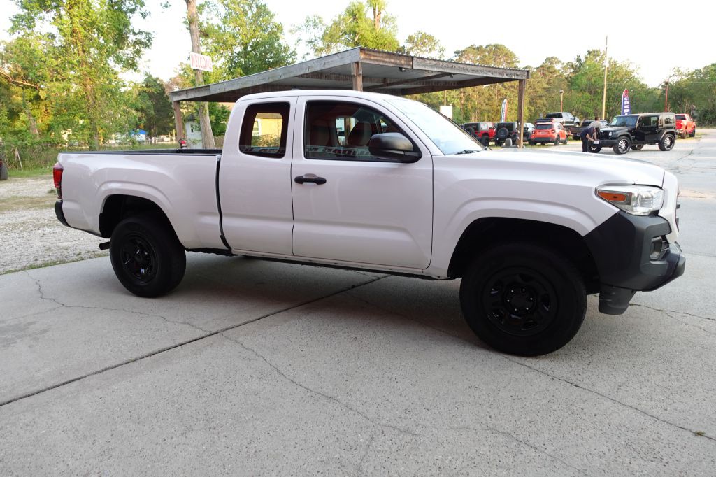 2018 Toyota Tacoma Image 11