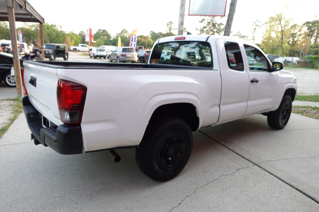 2018 Toyota Tacoma Image 12