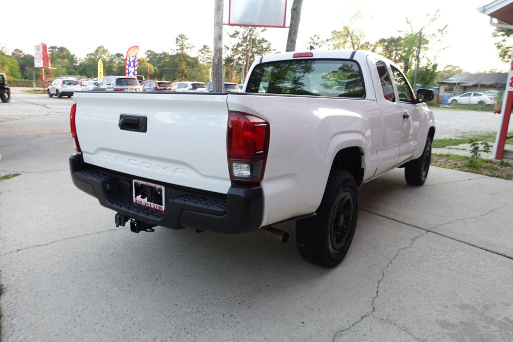 2018 Toyota Tacoma Image 14