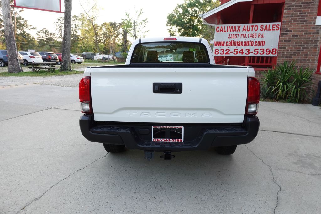 2018 Toyota Tacoma Image 16