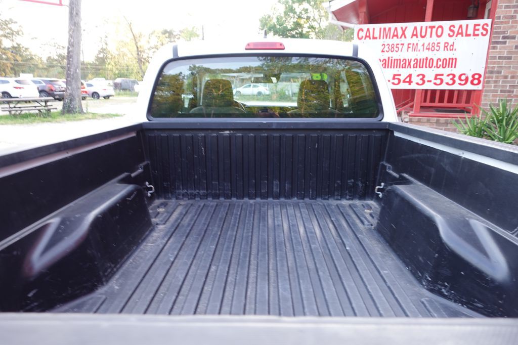 2018 Toyota Tacoma Image 18