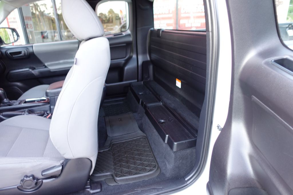 2018 Toyota Tacoma Image 27