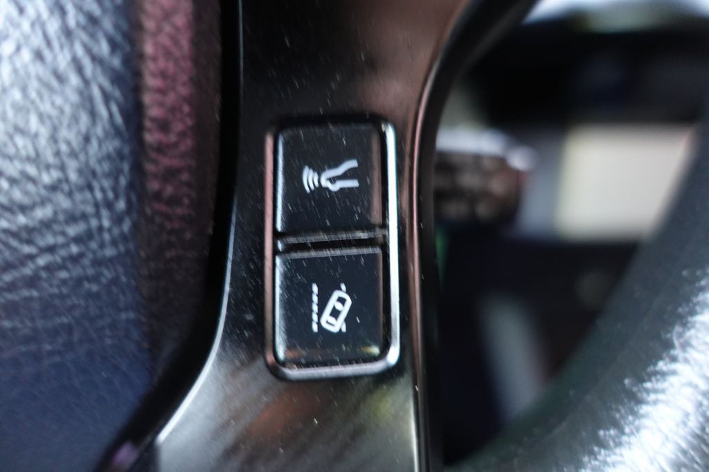 2018 Toyota Tacoma Image 40