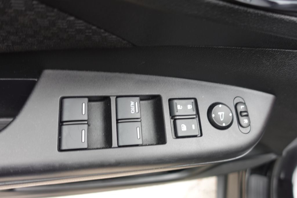 2015 Honda CR-V Image 28