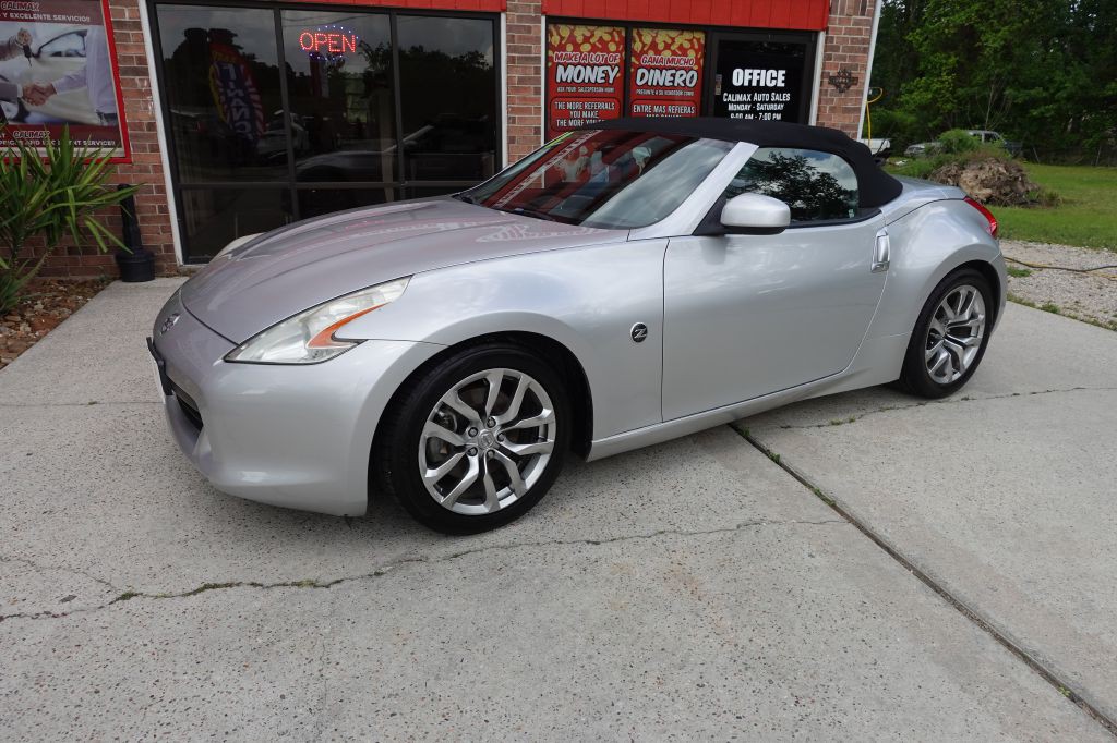 2010 Nissan 370Z Image 3
