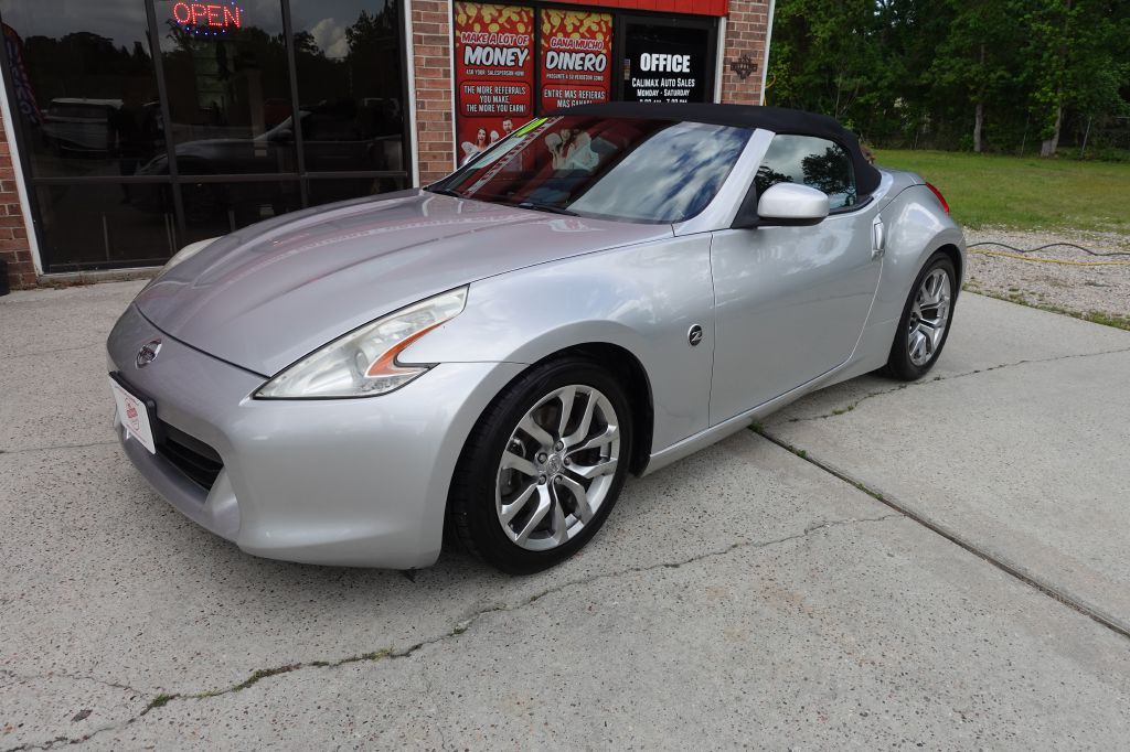 2010 Nissan 370Z Image 4