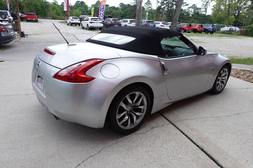 2010 Nissan 370Z Image 14