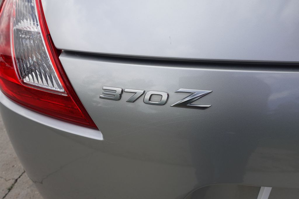 2010 Nissan 370Z Image 20