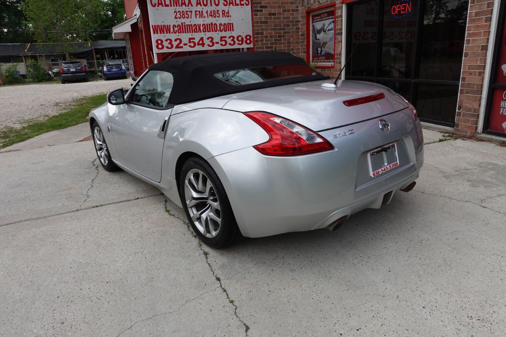 2010 Nissan 370Z Image 21