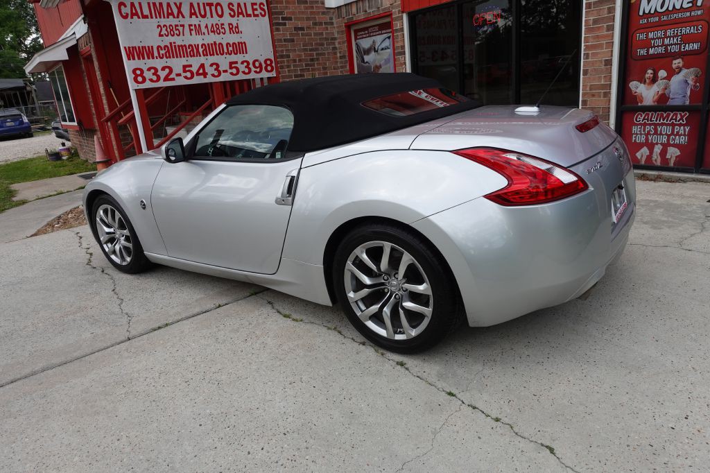 2010 Nissan 370Z Image 22