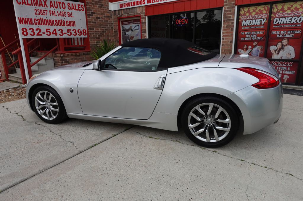 2010 Nissan 370Z Image 23