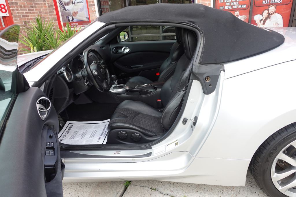 2010 Nissan 370Z Image 27