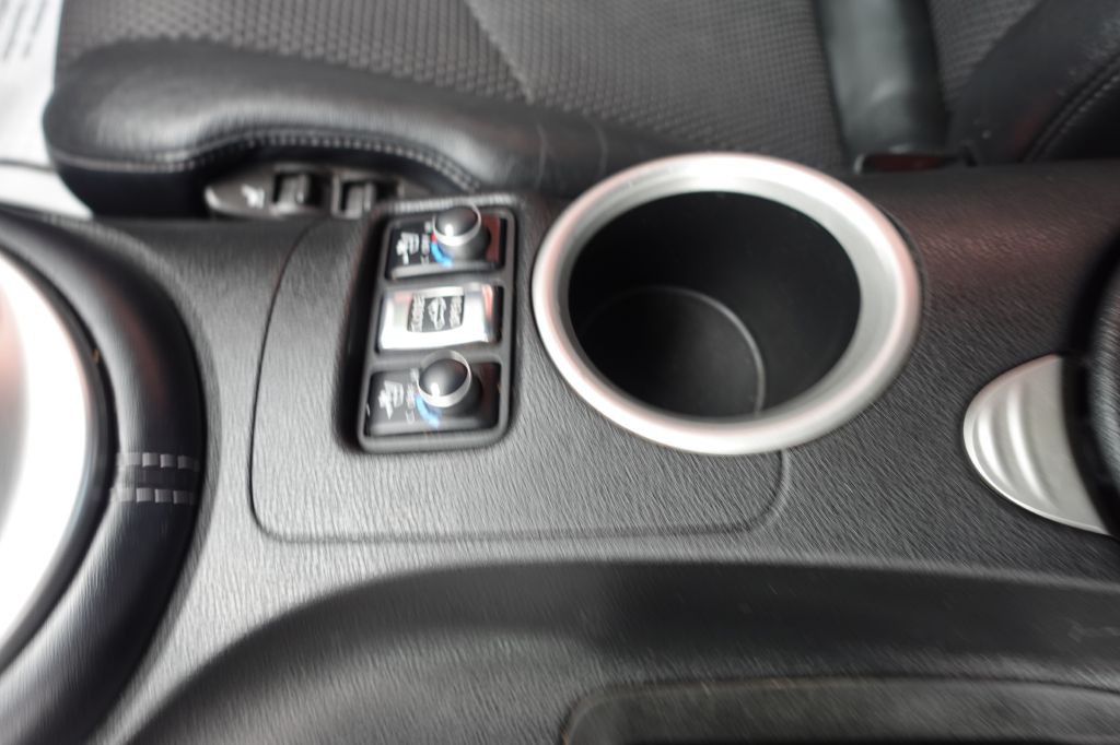 2010 Nissan 370Z Image 30