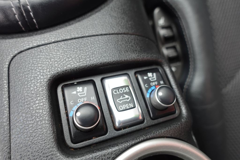 2010 Nissan 370Z Image 33