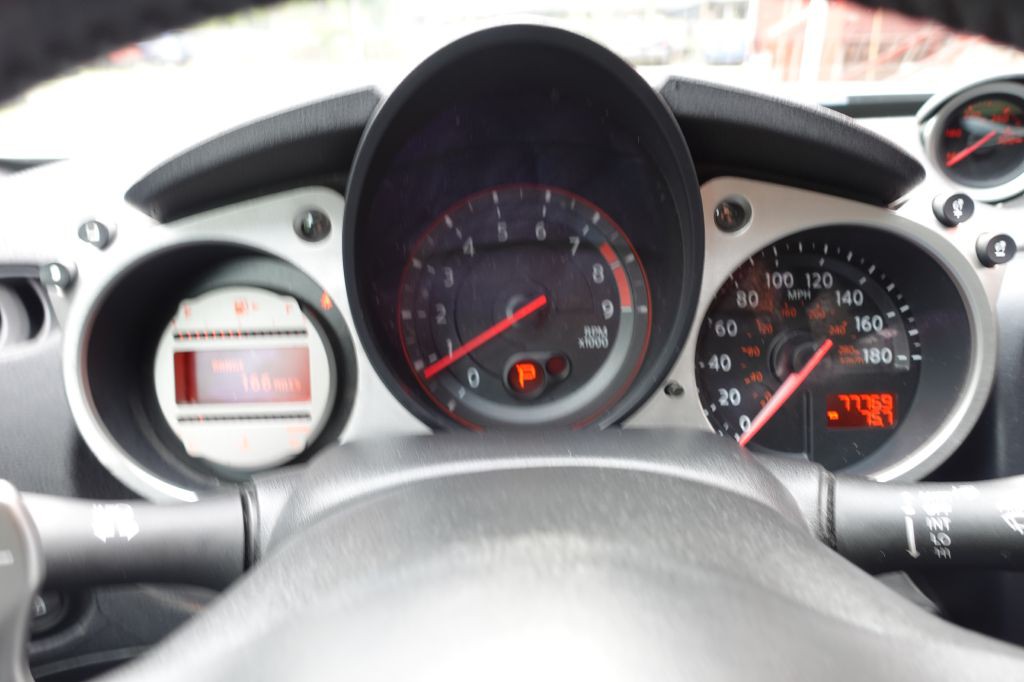 2010 Nissan 370Z Image 42