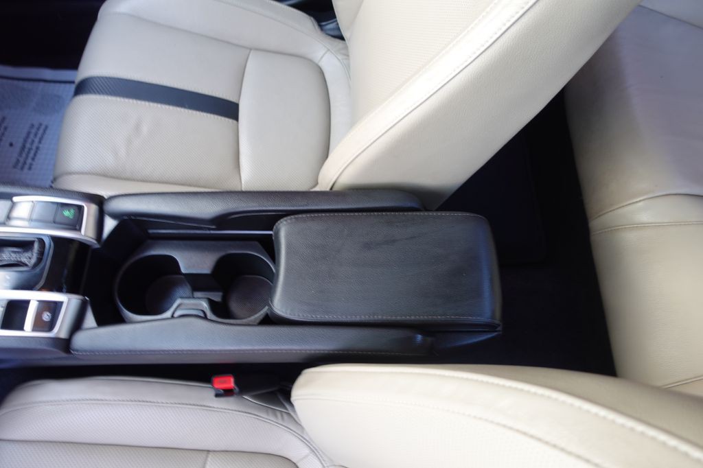 2016 Honda Civic Image 34