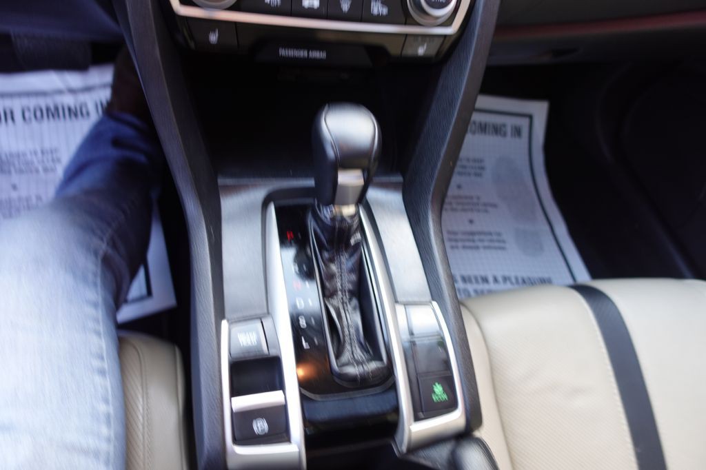 2016 Honda Civic Image 38