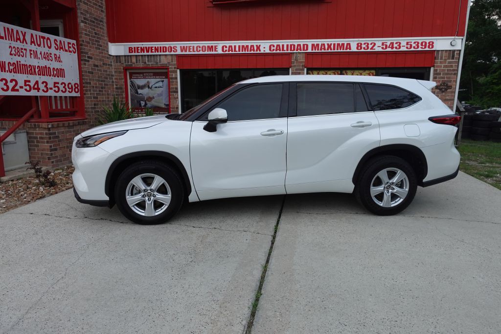 2022 Toyota Highlander Image 2
