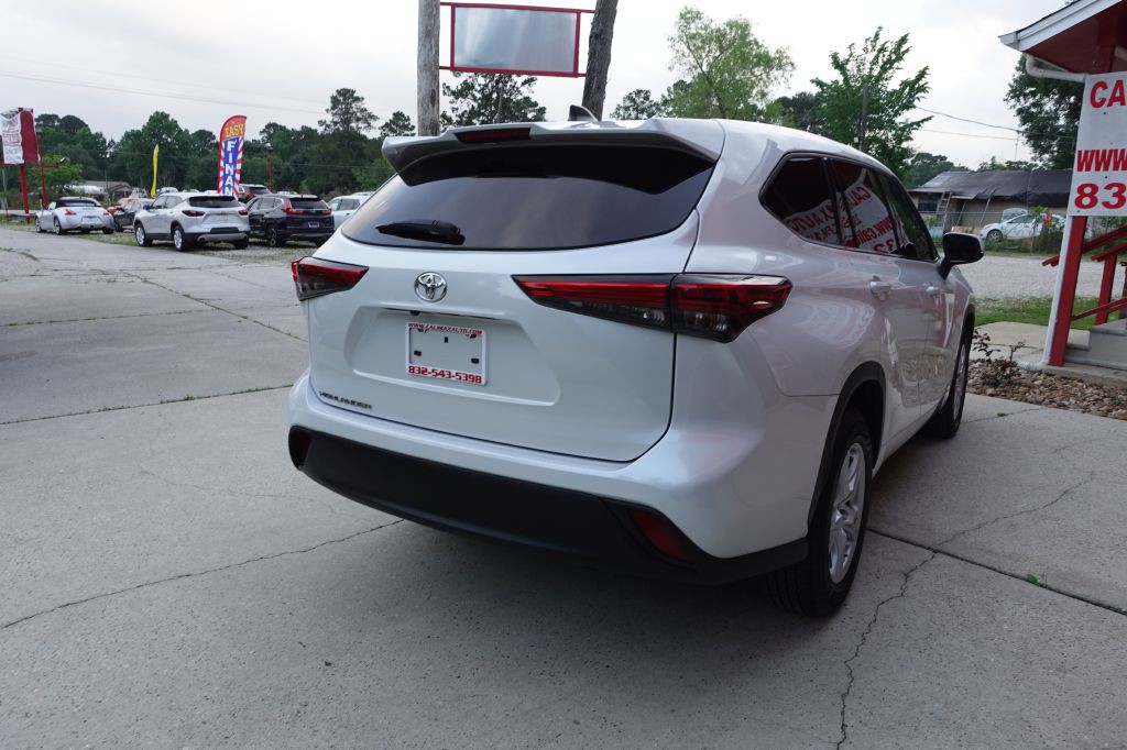 2022 Toyota Highlander Image 16