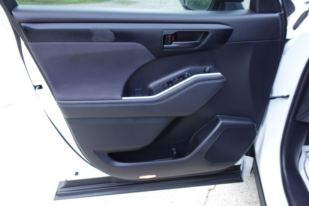 2022 Toyota Highlander Image 27