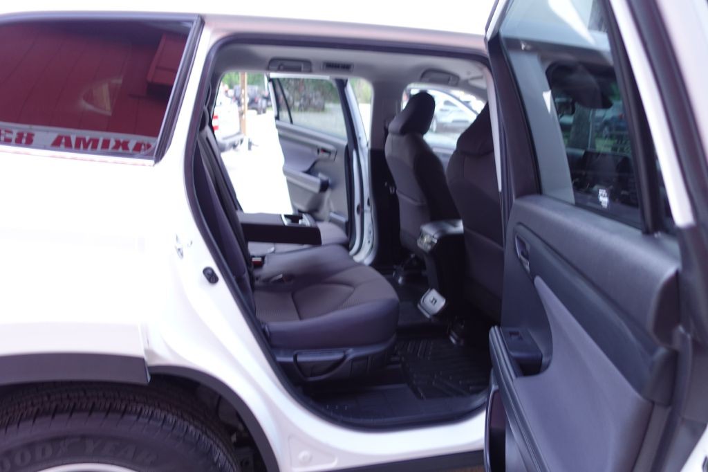 2022 Toyota Highlander Image 56