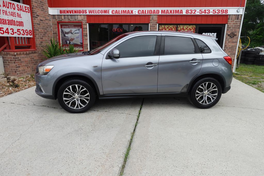 2016 Mitsubishi Outlander Image 2