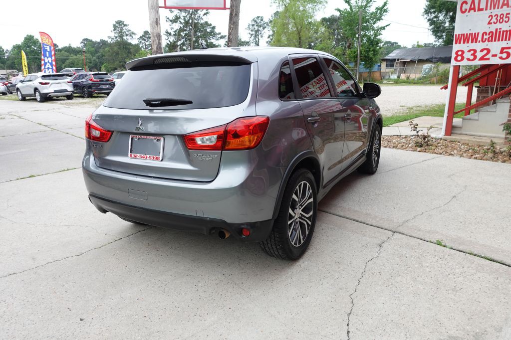 2016 Mitsubishi Outlander Image 16