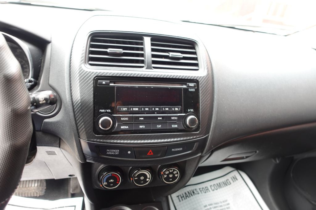 2016 Mitsubishi Outlander Image 30