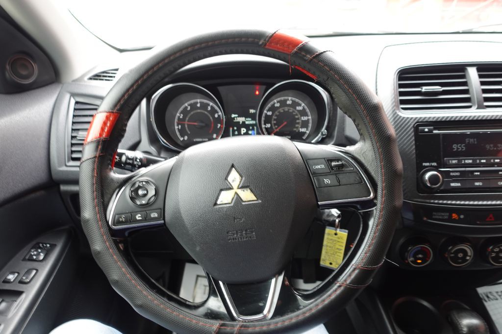 2016 Mitsubishi Outlander Image 34