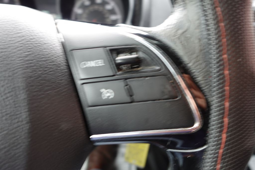 2016 Mitsubishi Outlander Image 35