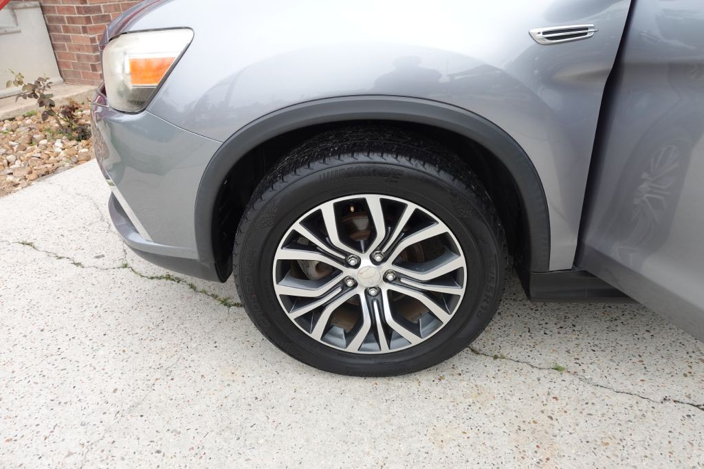 2016 Mitsubishi Outlander Image 37