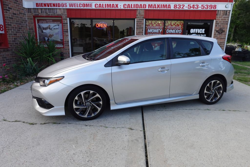 2018 Toyota Corolla Image 2