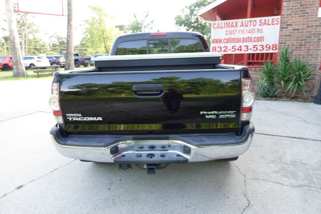 2015 Toyota Tacoma Image 17