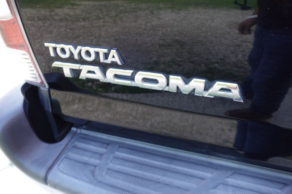 2015 Toyota Tacoma Image 19