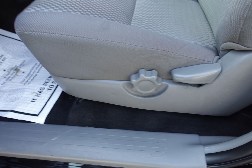 2015 Toyota Tacoma Image 34