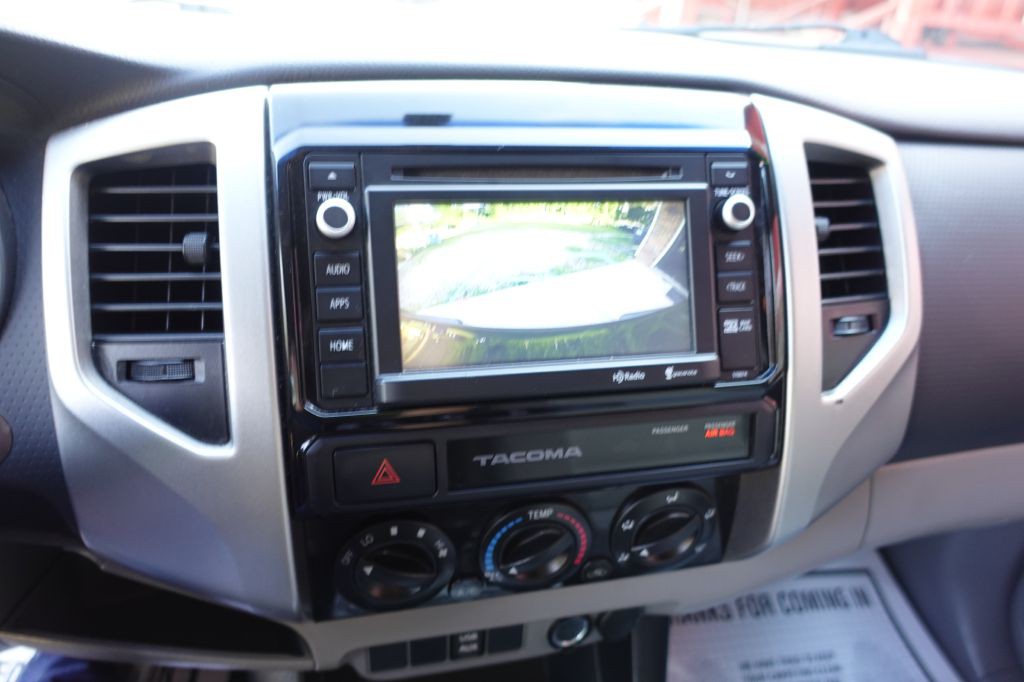 2015 Toyota Tacoma Image 39