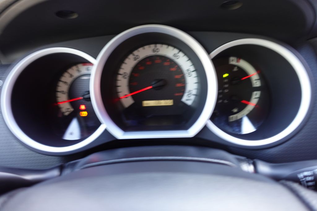 2015 Toyota Tacoma Image 46