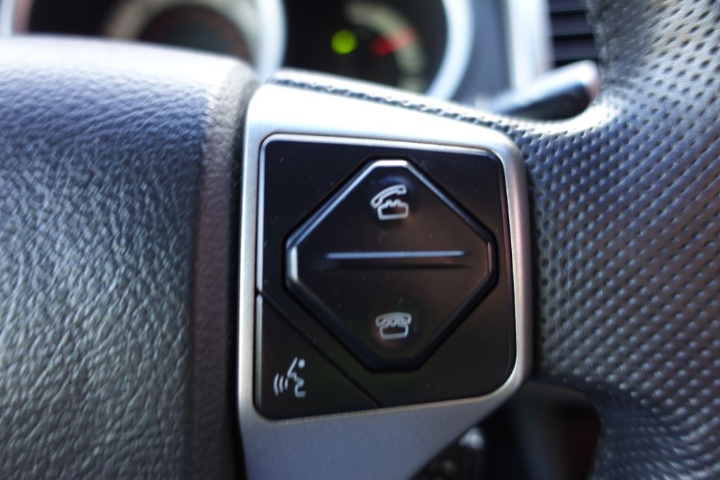 2015 Toyota Tacoma Image 48