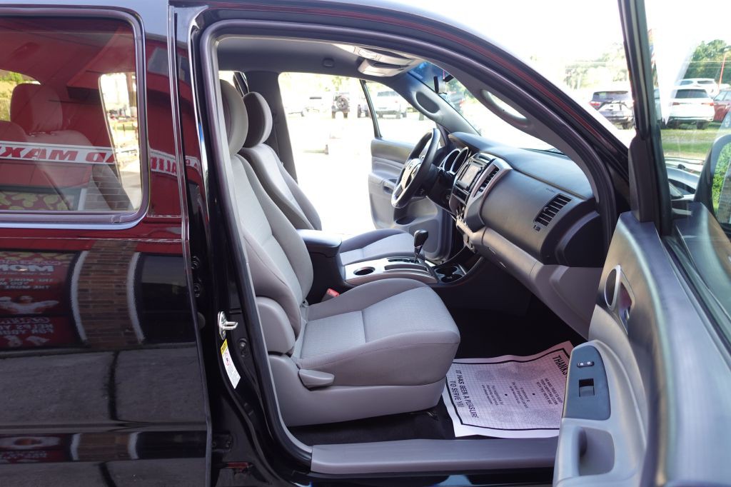 2015 Toyota Tacoma Image 57