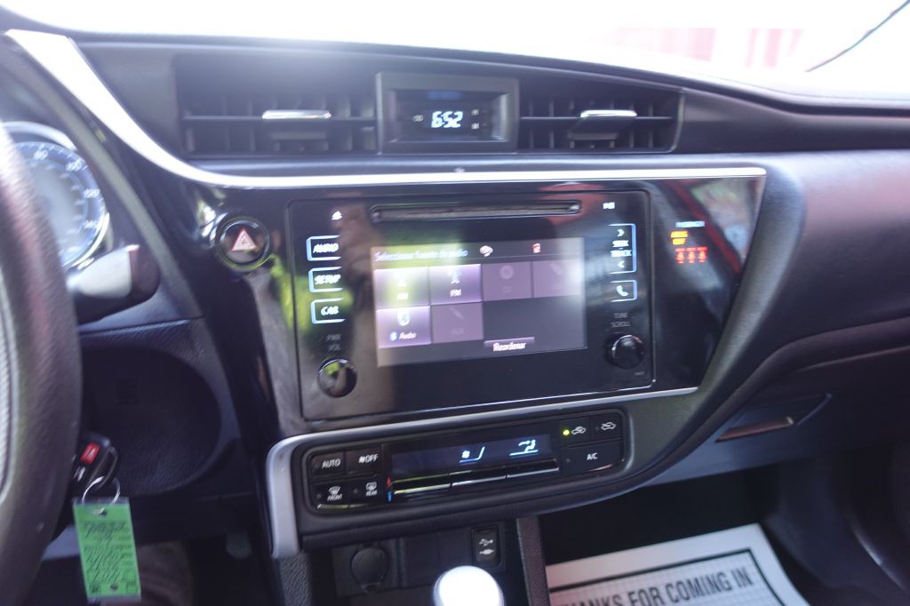 2018 Toyota Corolla Image 32