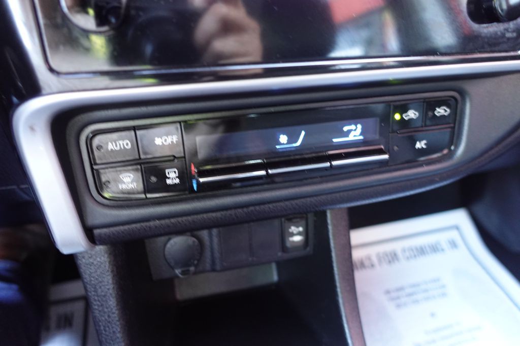 2018 Toyota Corolla Image 34