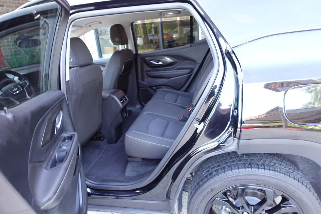 2022 GMC Terrain Image 28