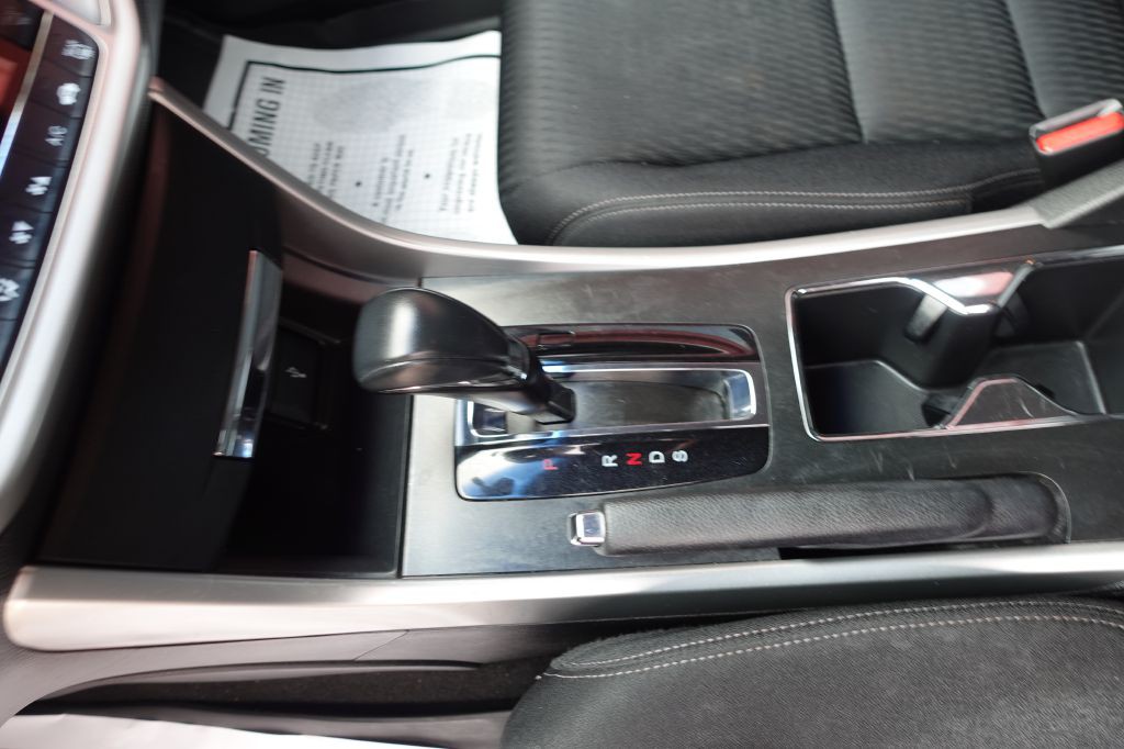 2013 Honda Accord Image 32