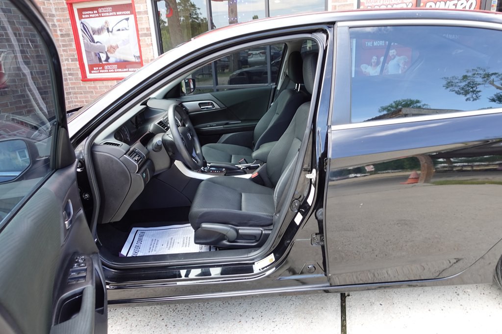 2015 Honda Accord Image 25