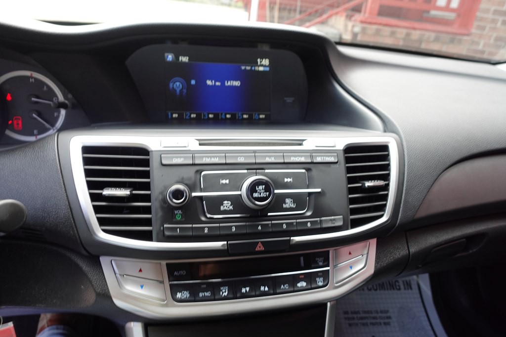 2015 Honda Accord Image 35