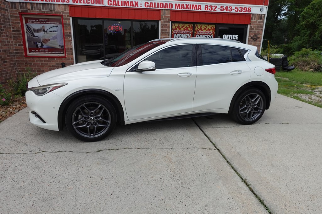 2018 INFINITI QX30 Image 2