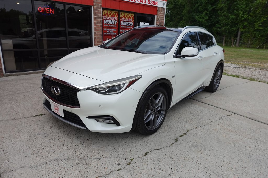 2018 INFINITI QX30 Image 6