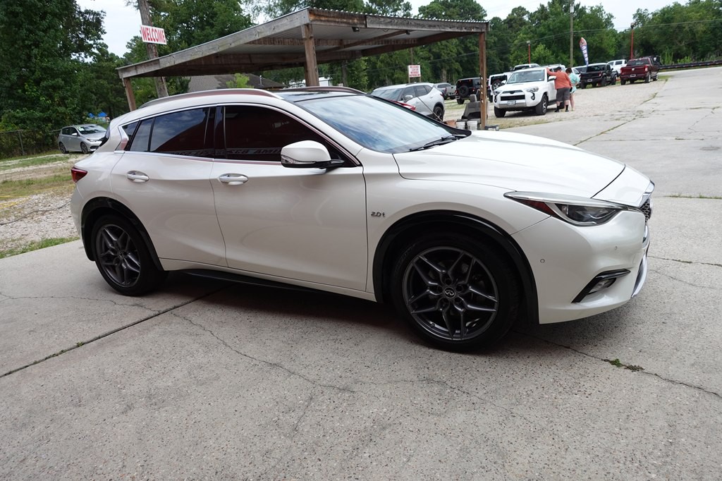 2018 INFINITI QX30 Image 11