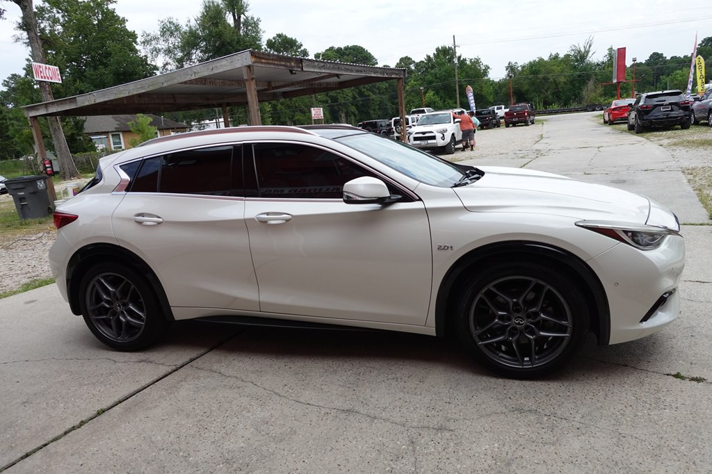 2018 INFINITI QX30 Image 12